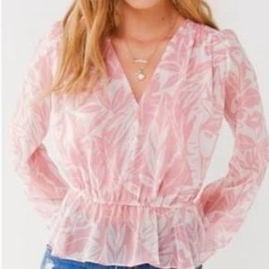 NWT. Urban Outfitters Pink&White Retro Fairy Boho Floral Sheer Top